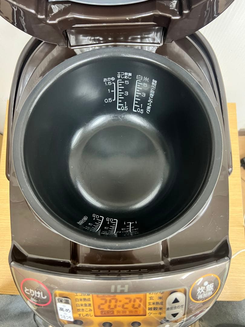象印 IH炊飯ジャー NW-VA10 5.5合 ブラウン 2019年製