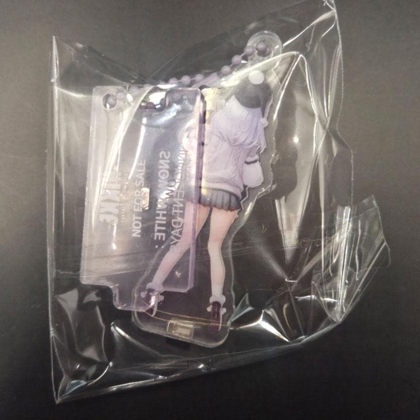 NIKKE レッドフード スタンドキーリング スノーホワイト 卓上カレンダー