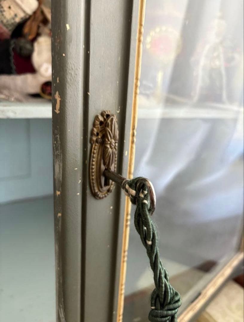 フランスアンティーク家具　 グレーのキャビネット 4引き出し付き