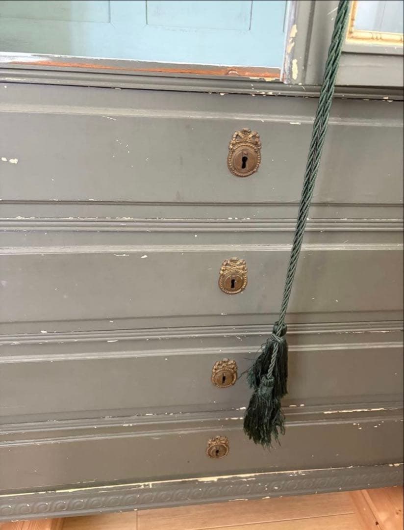 フランスアンティーク家具　 グレーのキャビネット 4引き出し付き