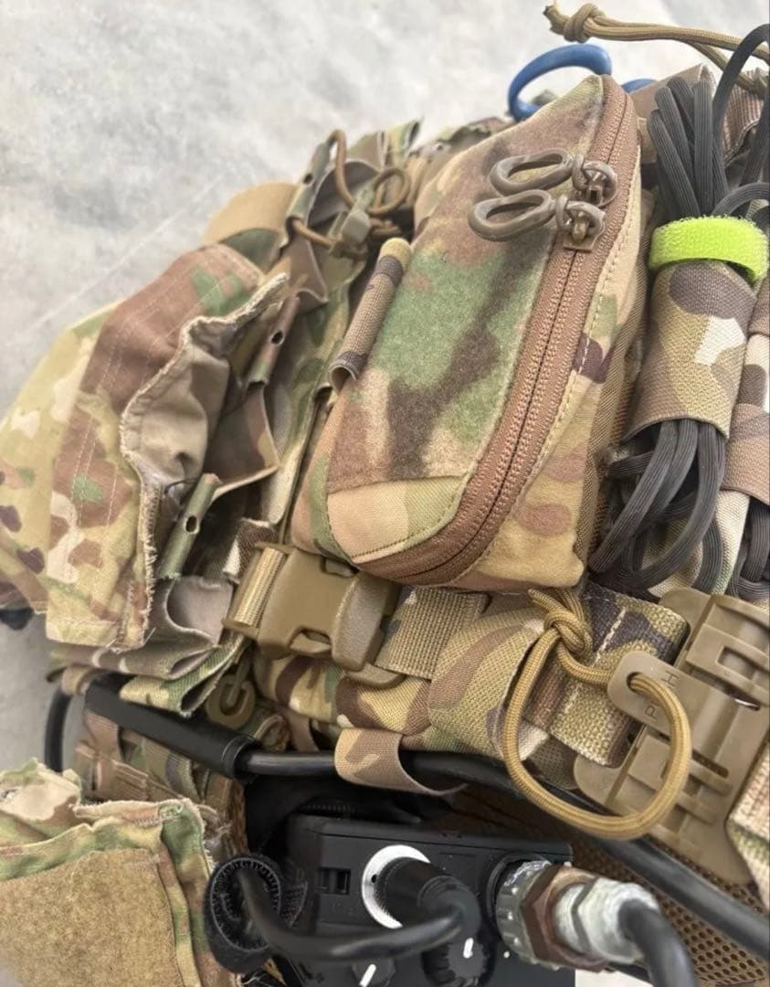 タクティカルベスト　タグ付きレプリカ　サバゲー　マルチカム
