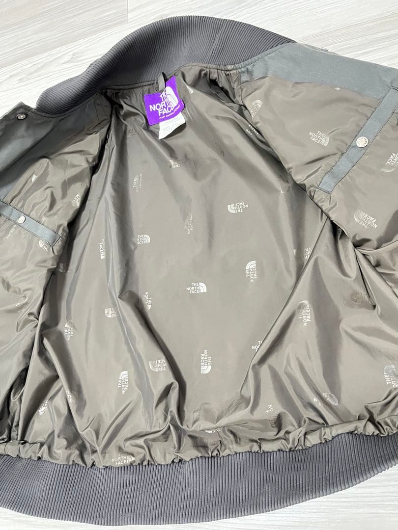 THE NORTH FACE グレー ジャンパー