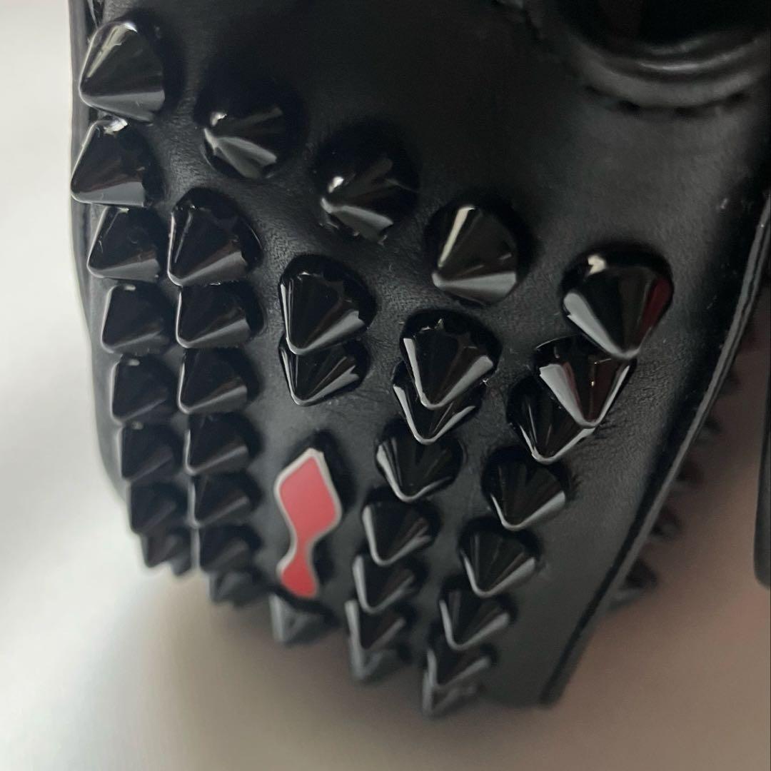 美品クリスチャンルブタン スイートチャリティ レザースタッズショルダーバッグ