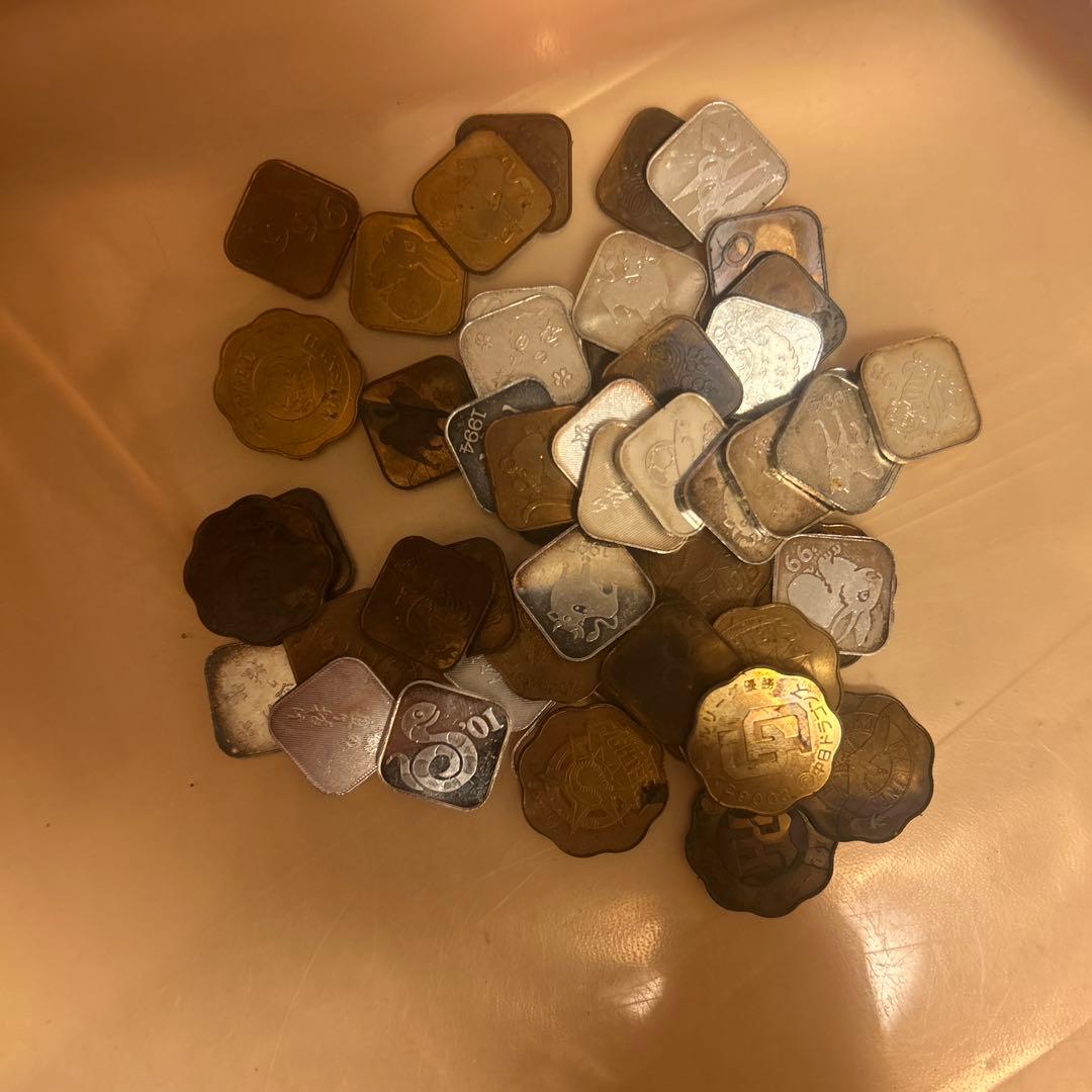 あ*ほ様 記念硬貨まとめ売り　旧貨幣 六角形金属硬貨 約50枚