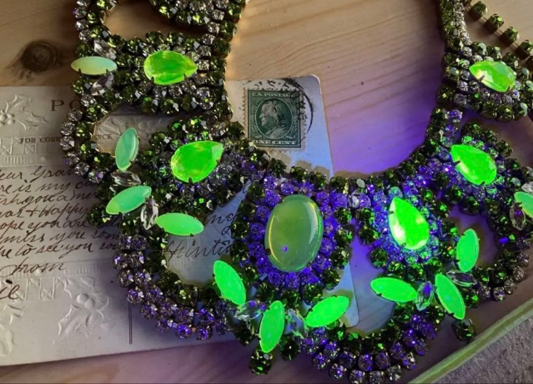 希少◆チェコ　ウランガラスヴィンテージネックレス◆Bijoux.M.G◆ワセリン