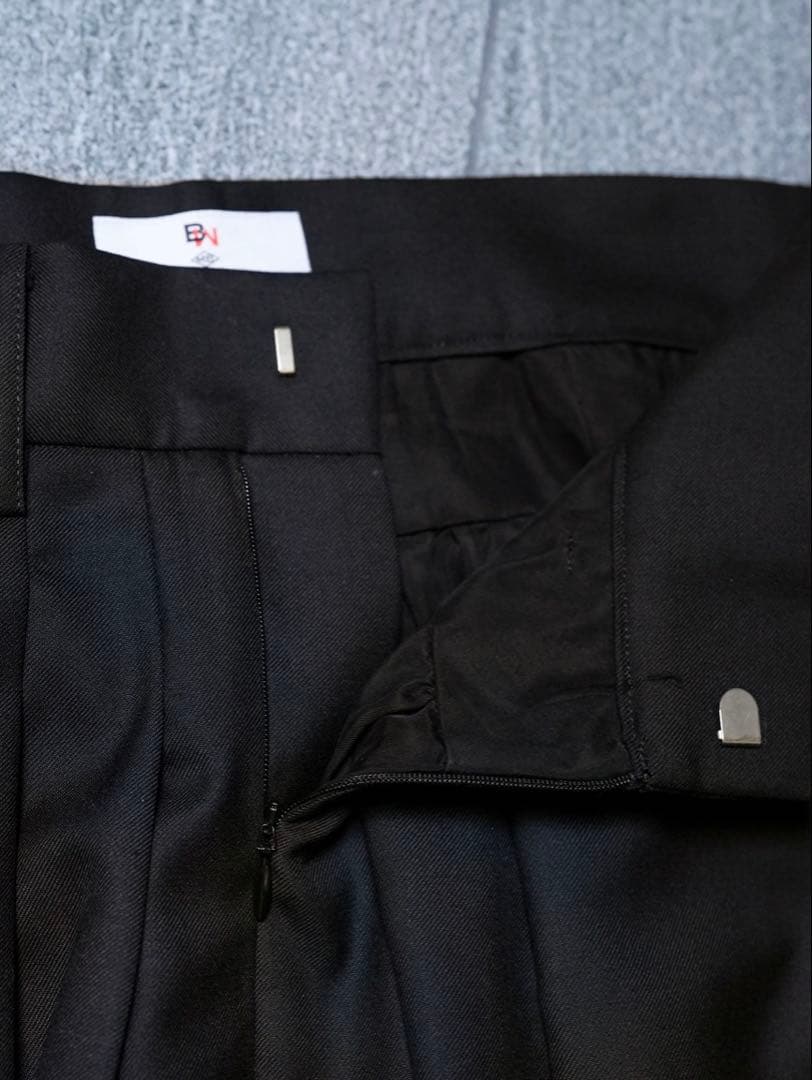 MB リミテッド　ハイエンド尾州ウール サルエルパンツ