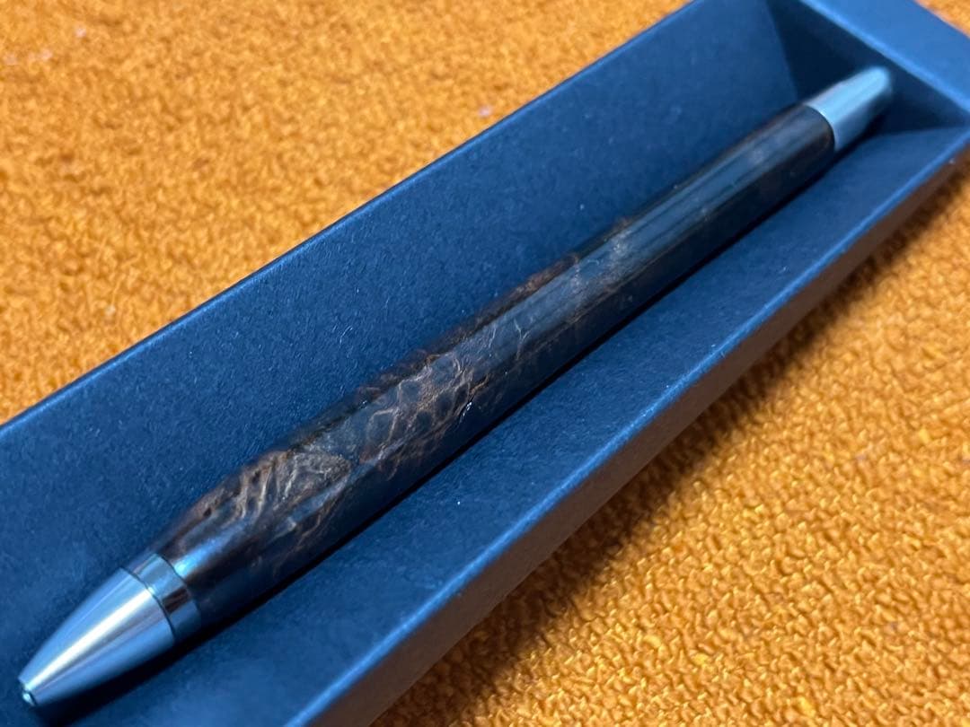 ウッドペンクラフト　黒織部　ボールペン　杉瘤　漆　限定品