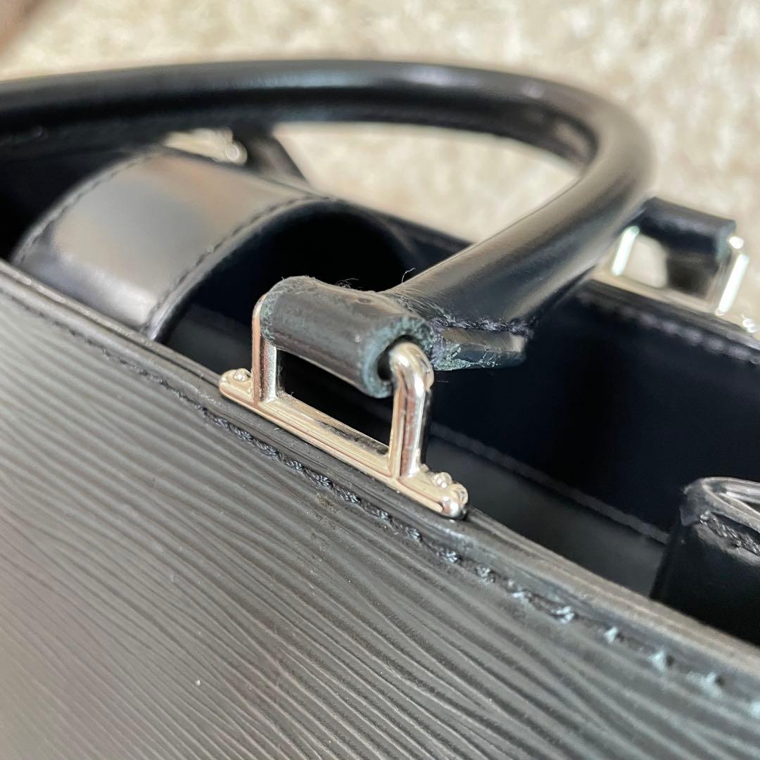 Louis Vitton ルイヴィトン エピ クレベールPM ハンドバッグ