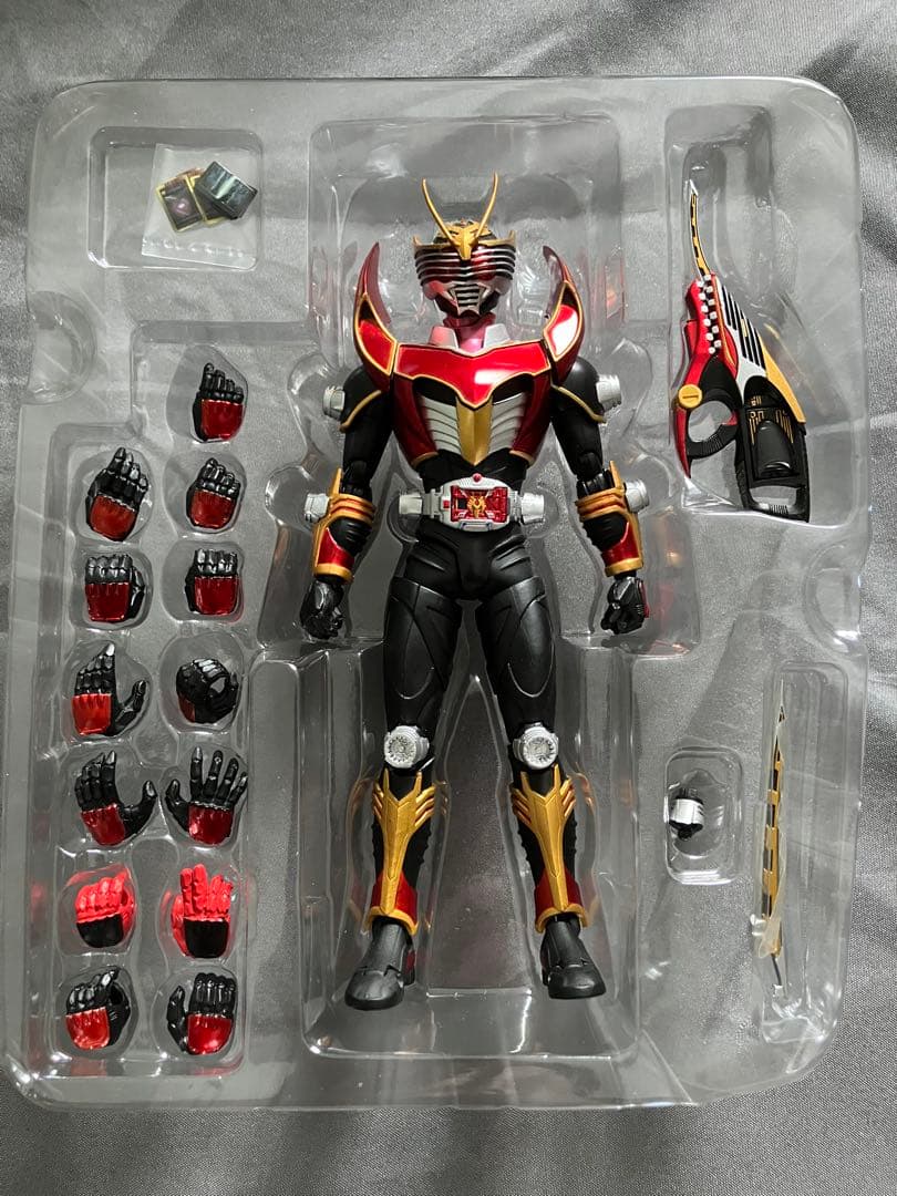 仮面ライダー龍騎　フィギュアーツ　龍騎サバイブ