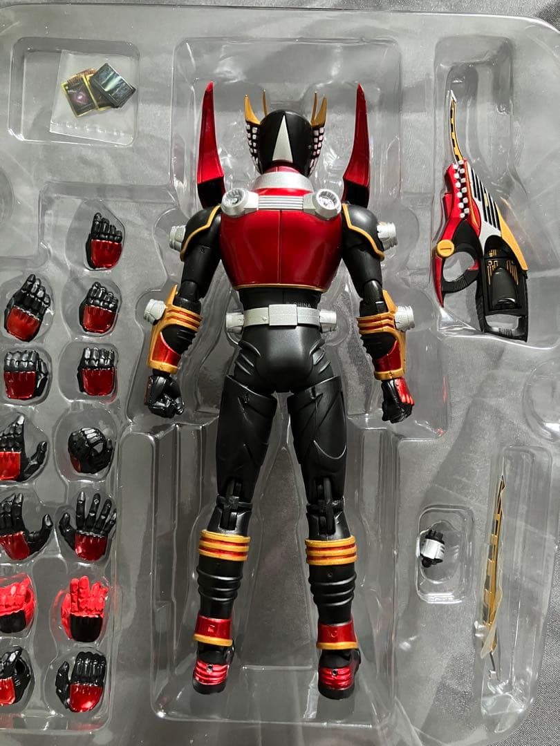 仮面ライダー龍騎　フィギュアーツ　龍騎サバイブ