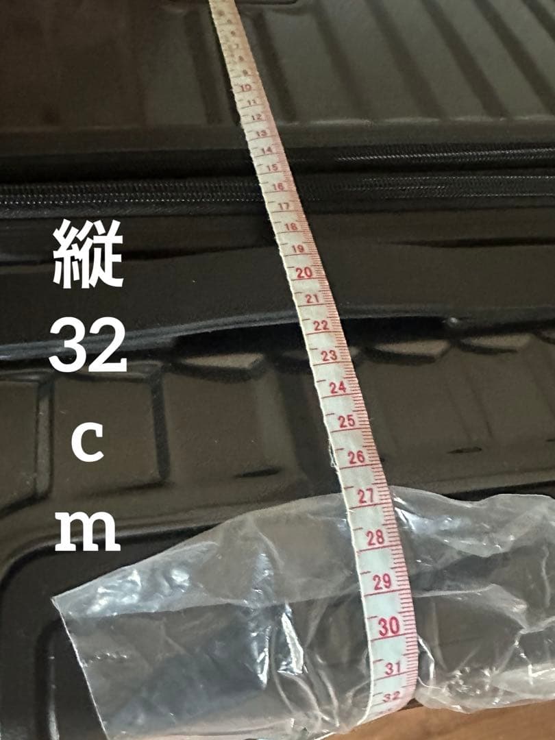 大きめ黒スーツケース