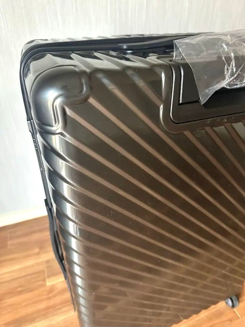 大きめ黒スーツケース