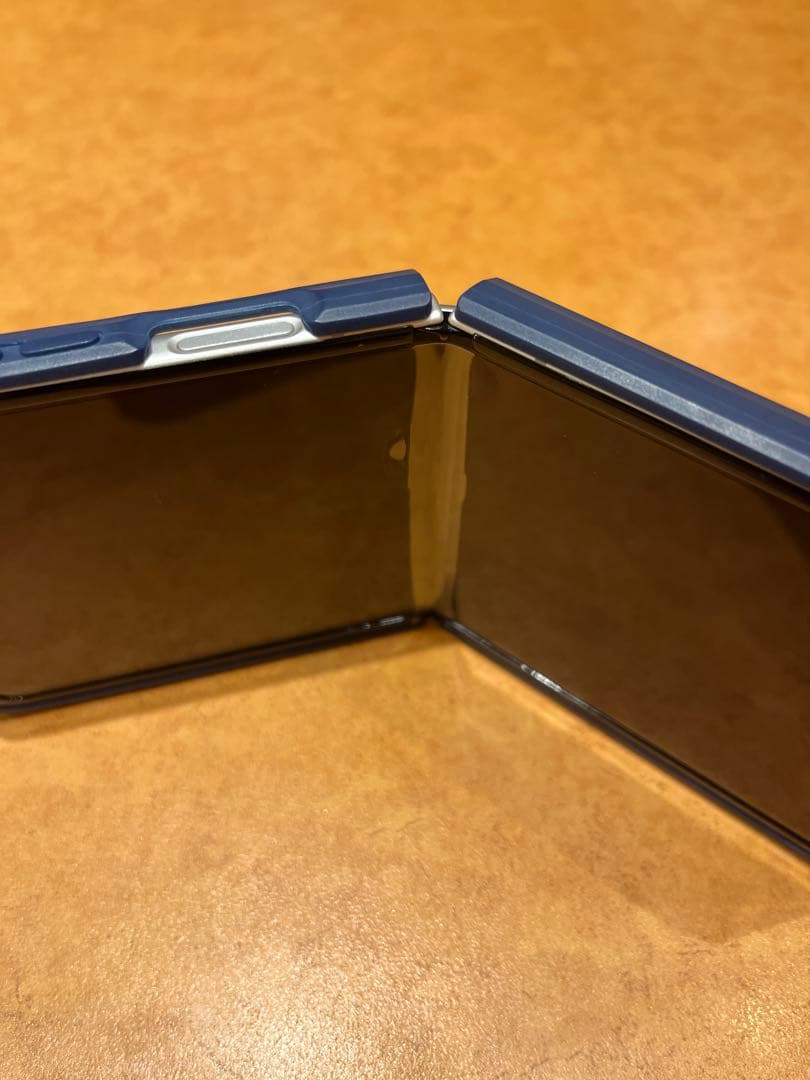 Samsung Galaxy Z Flip 3 SIMフリー128GB クリーム