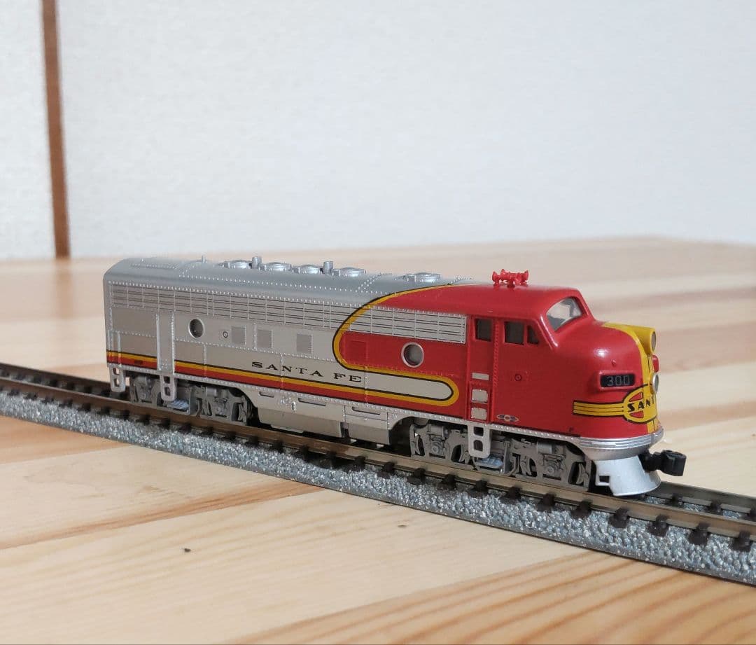 KATO EMD F7A SANTA FE塗装 [品番:176-2121]