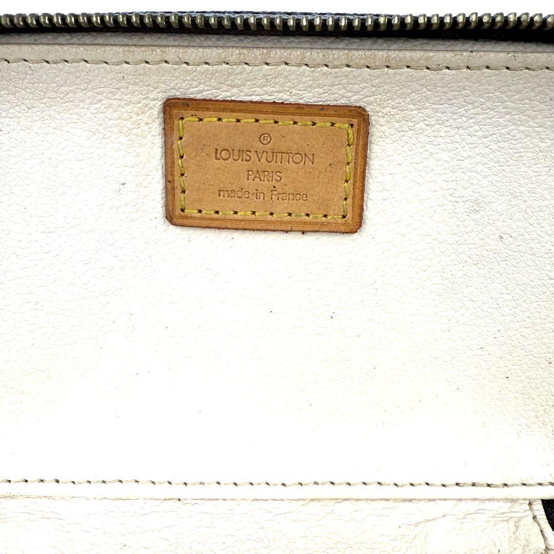 LOUIS VUITTON ルイ・ヴィトン　モノグラム 化粧ポーチ
