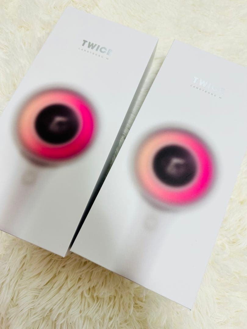 TWICE ペンライト 2個セット&FC長期会員限定ポーチ・トレカ2枚