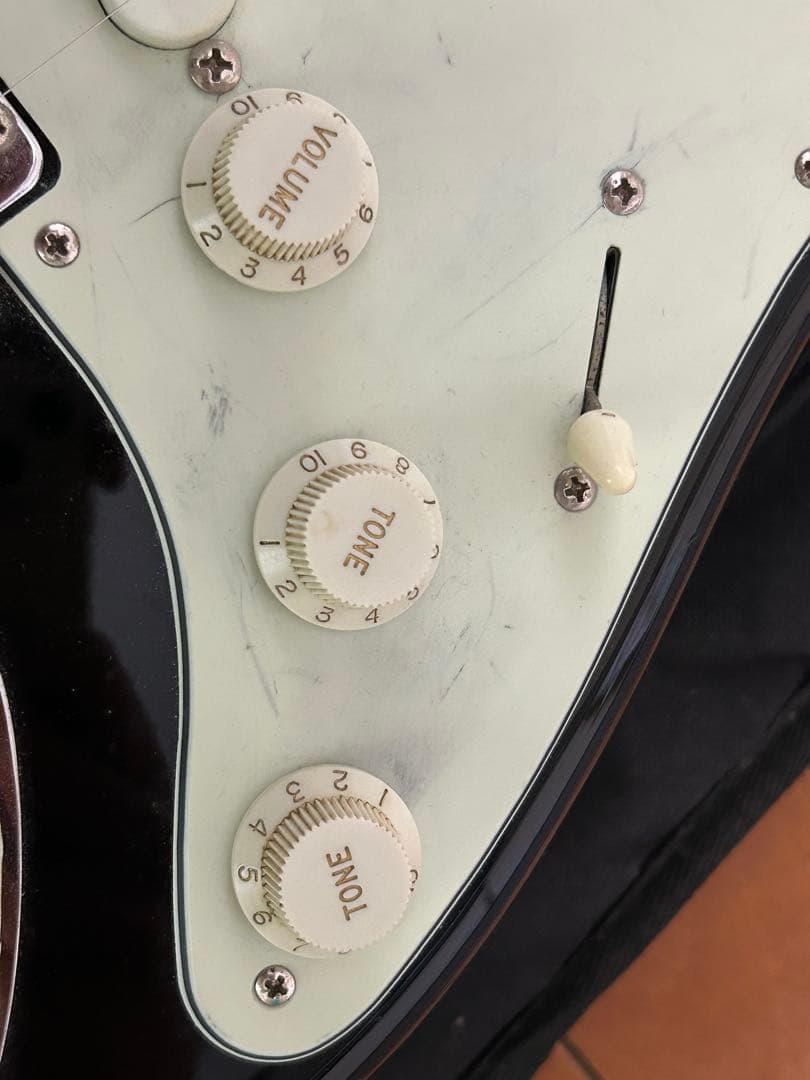 ￼ Fender Japan ST57-TX ピックガードカスタム