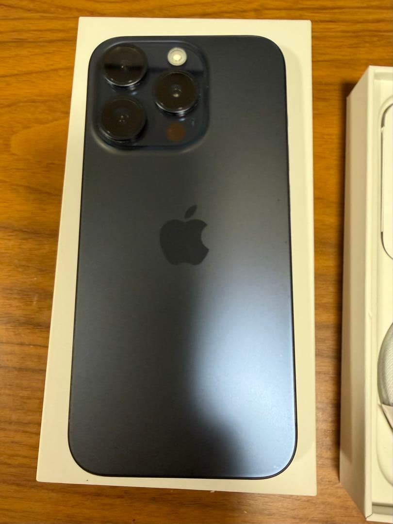 【美品: SIMフリー】iPhone 15pro 256G