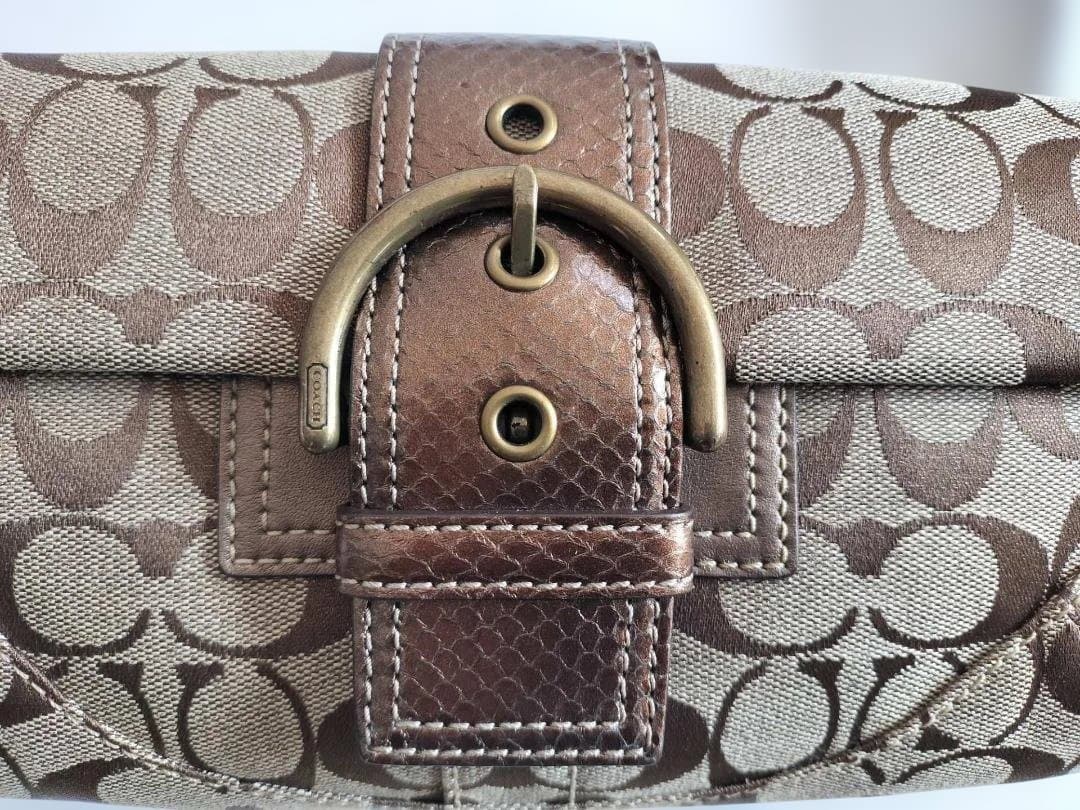 ＣＯＡＣＨ セミショルダーバッグ　８Ｋ３８