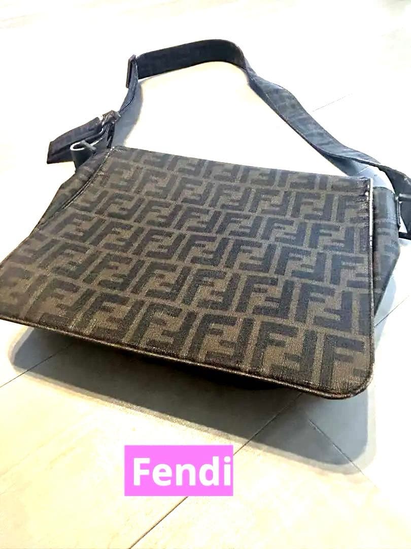 Fendi FFロゴパターン ショルダーバッグ