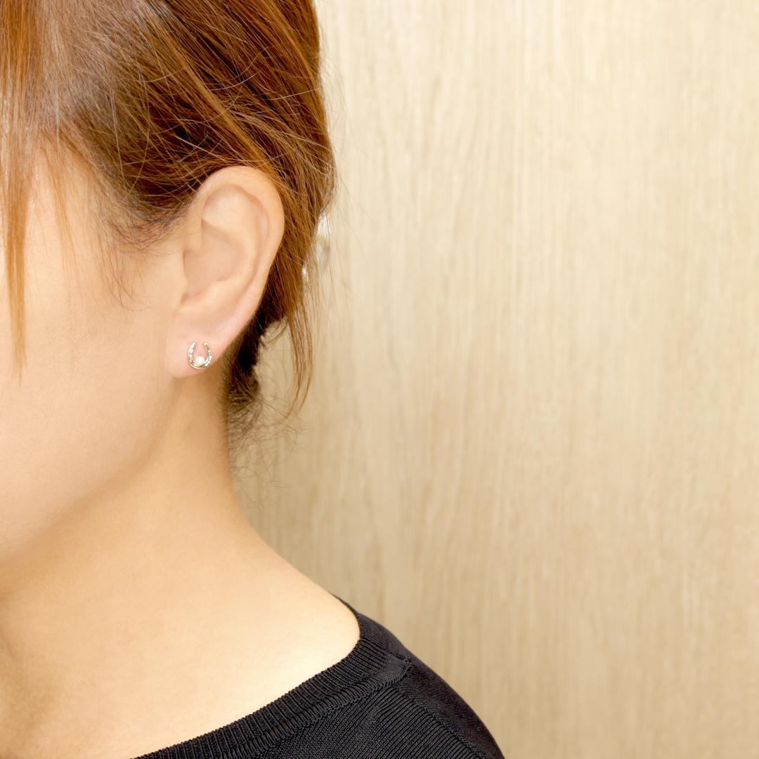 幸せをキャッチするバテイ・淡水真珠デザインピアス　K10YG