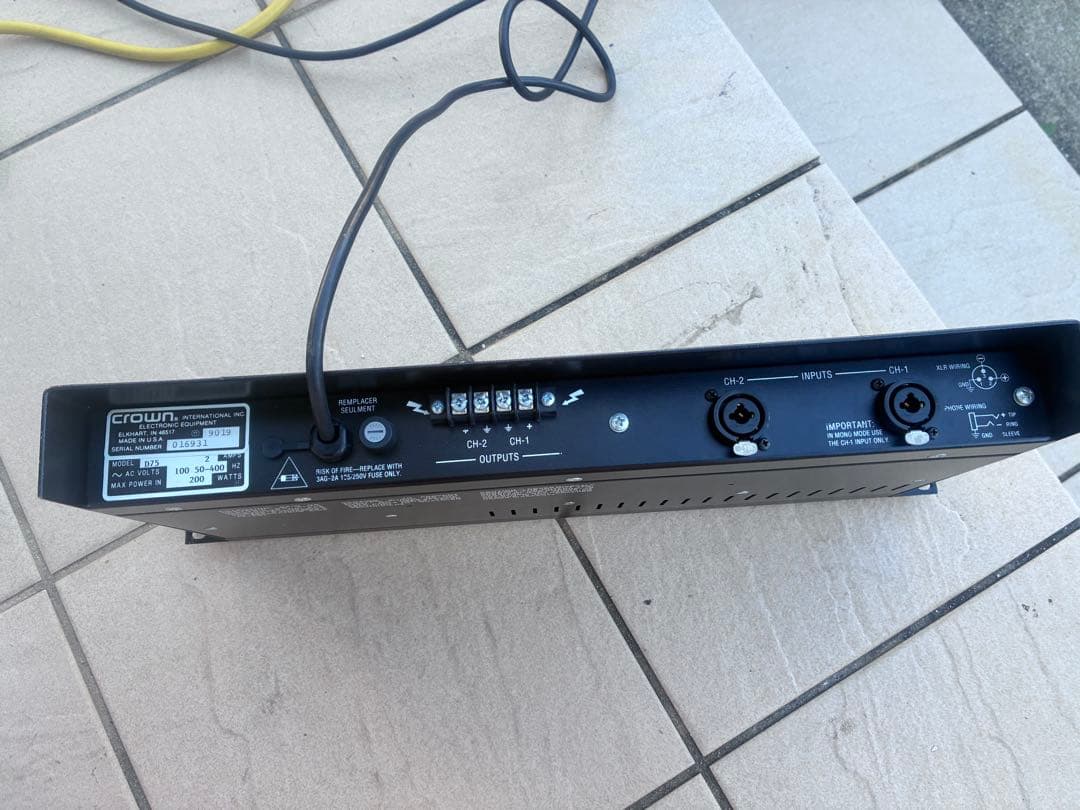 パワーアンプ　crown　D-75R