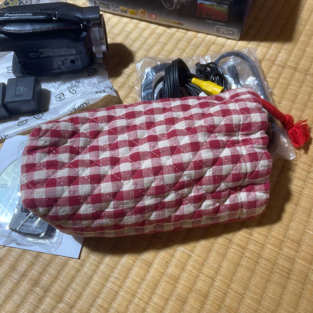 パナソニック　HDC-HS350 (三脚付き)