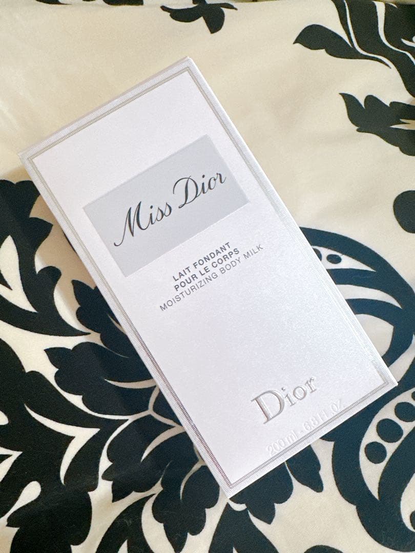 ボディクリーム Miss Dior Moisturizing Body Milk 200ml