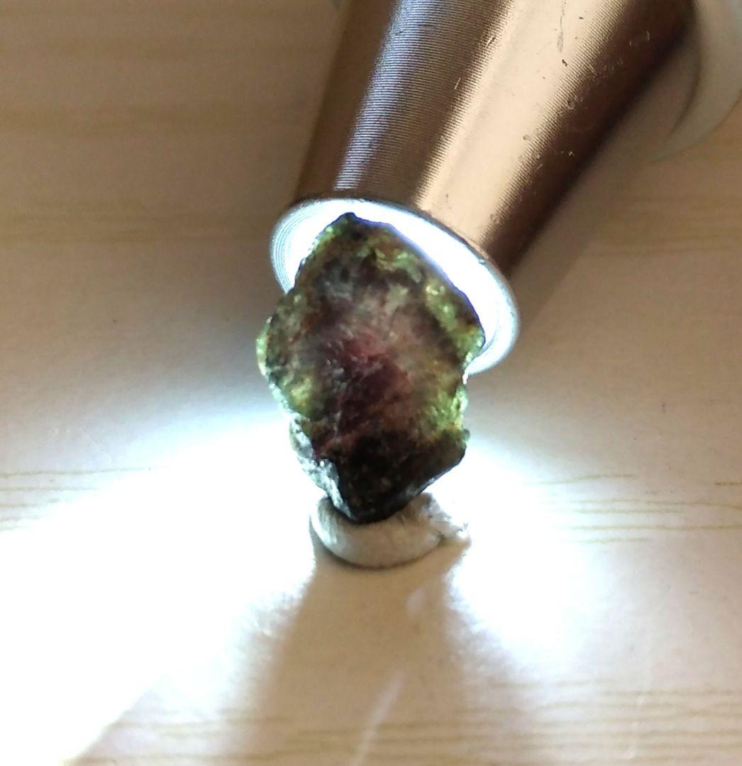 アレキサンドライト　希少宝石鉱物標本