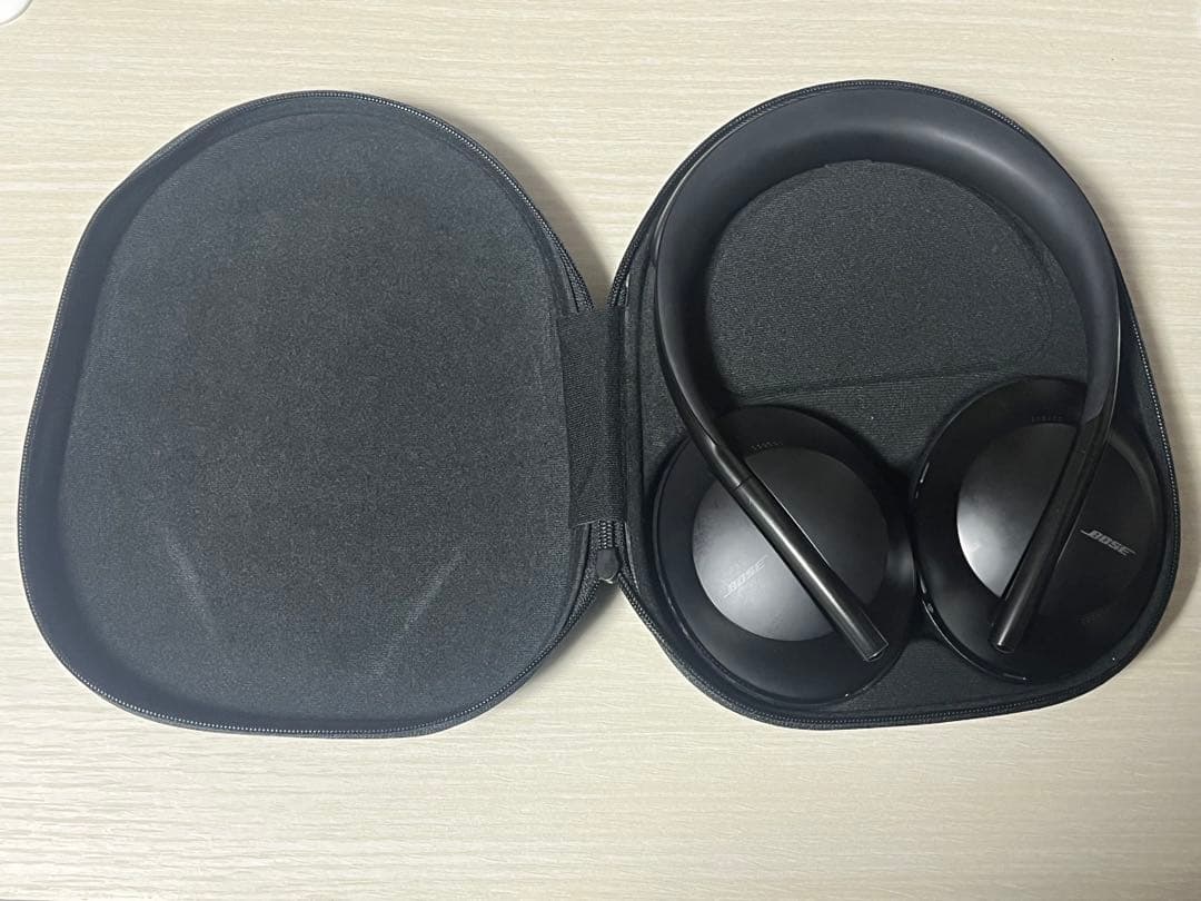 Bose ワイヤレスヘッドホン 収納ケース付き
