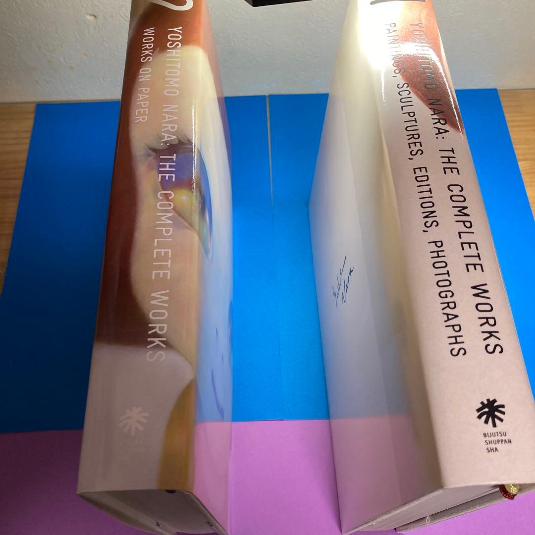 奈良美智の画集とトートバッグ