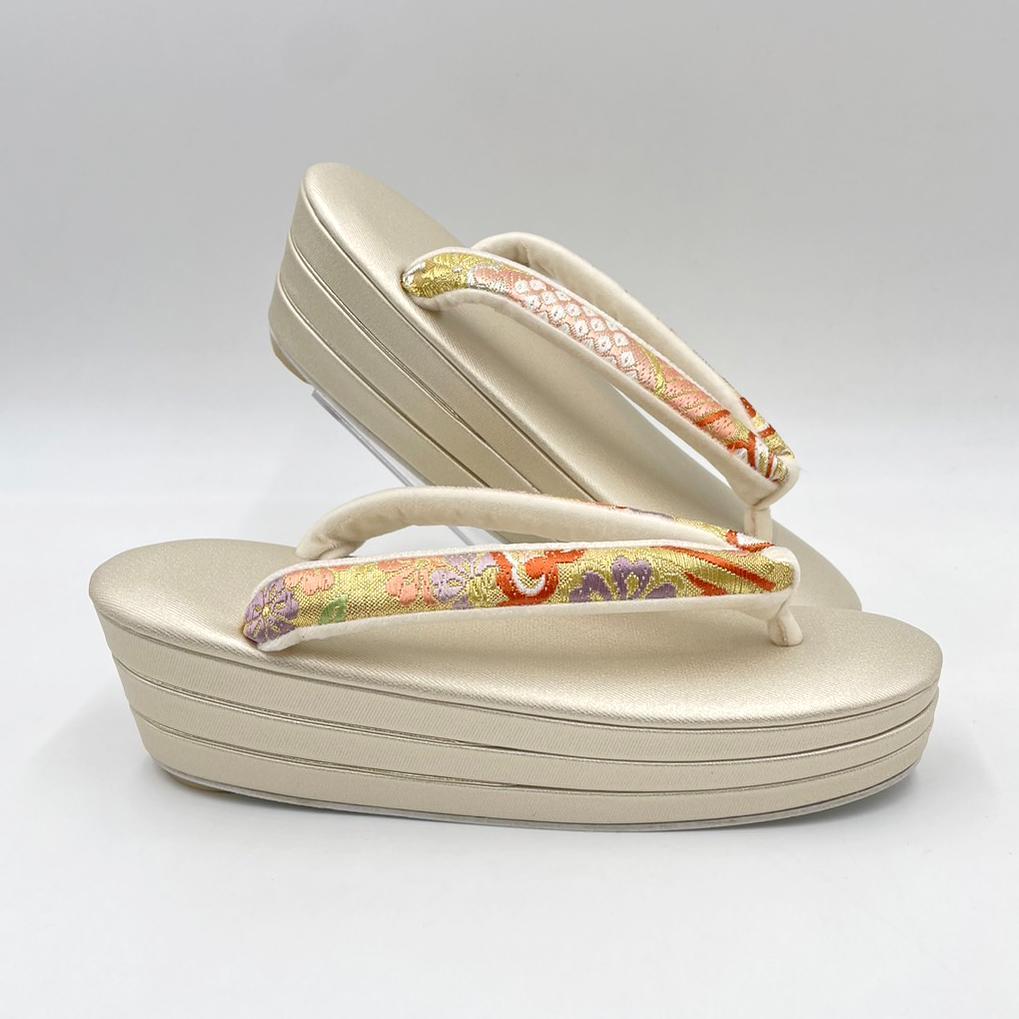 高級　振袖　フォーマル　 日本謹製 西陣織＊草履バッグセット　古典華紋1