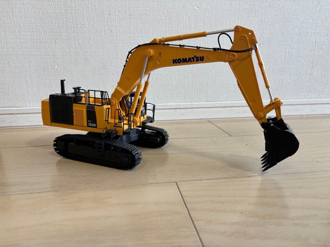 京商 油圧ショベル PC1250-8 HG 1/50 パワーショベル