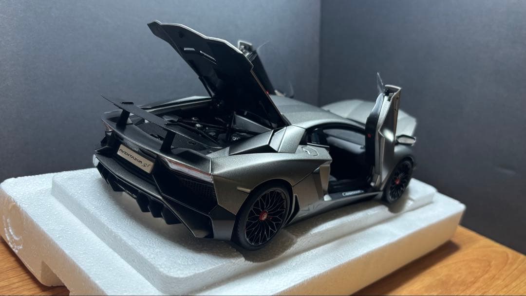 ミニカー AutoArt 1/18 Lamborghini Aventador SV
