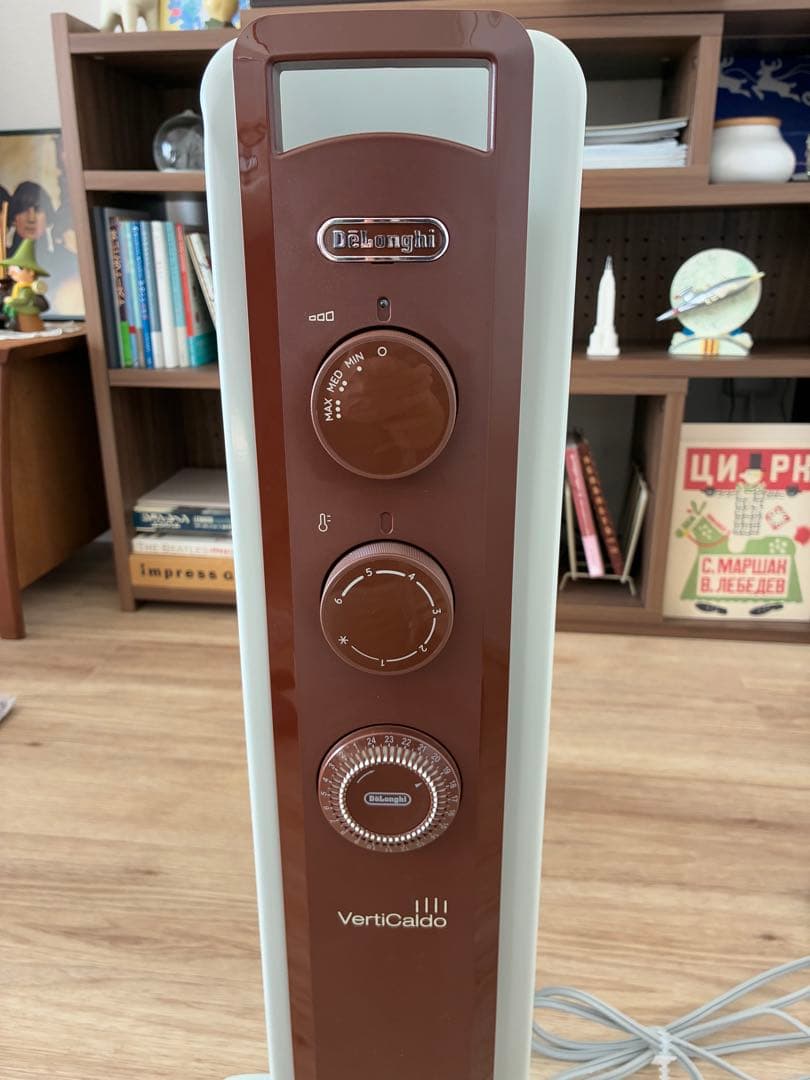 ★新品同様★ ヴェルティカルド★デロンギオイルヒーターRHJ21F1015-BR