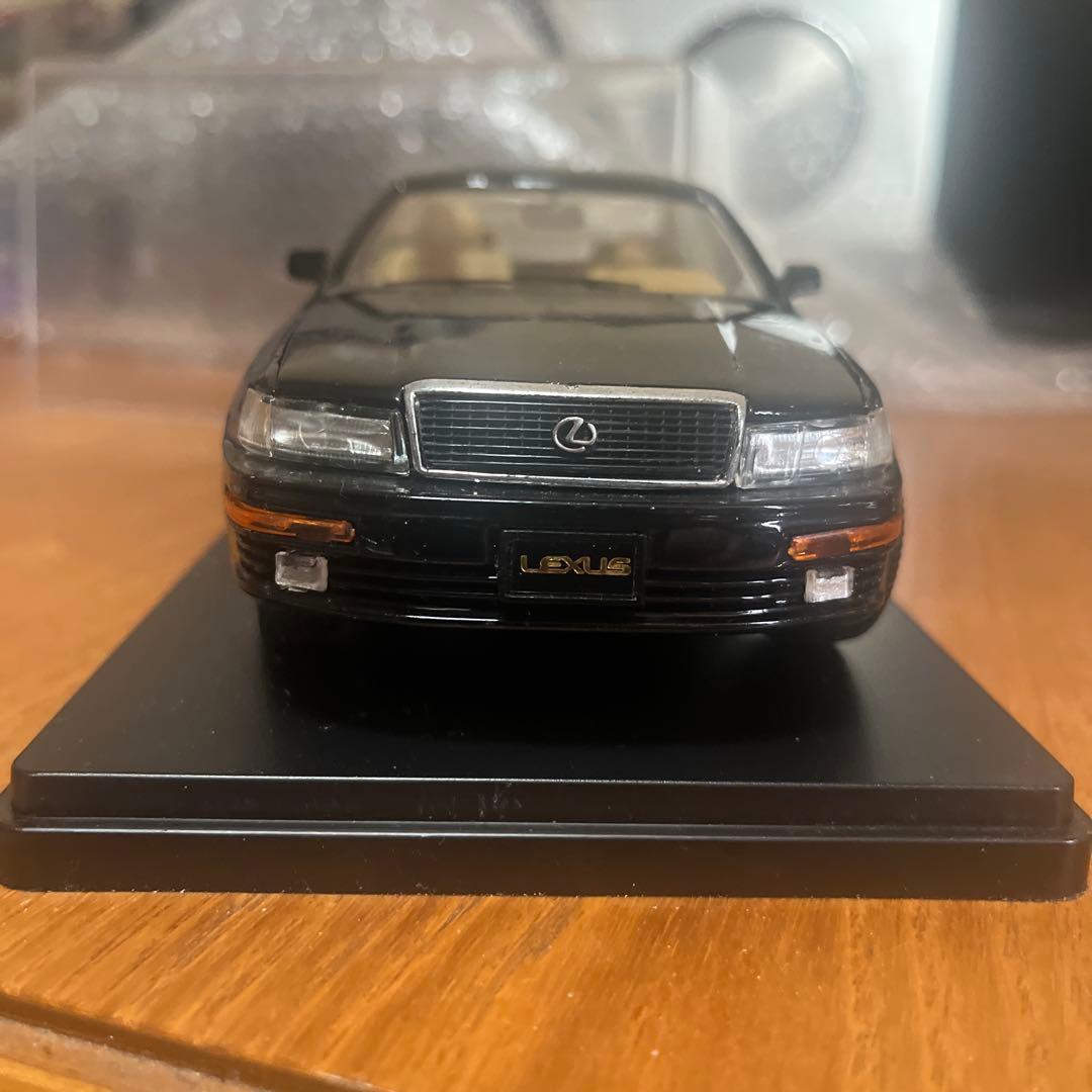 toyota Lexus LS 400 ミニカー 1/18&当時物エンブレム付き
