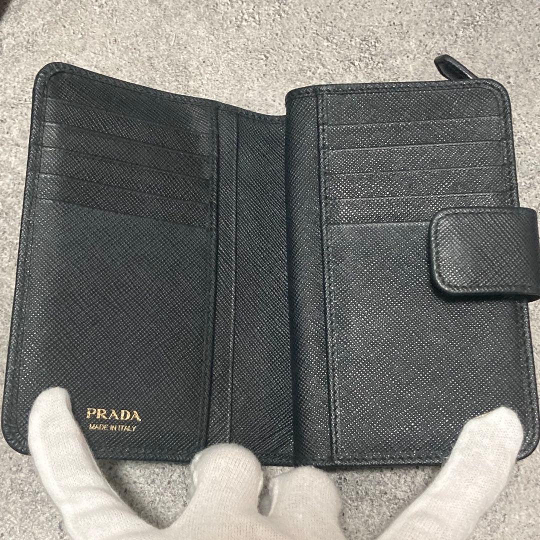 プラダ　二つ折り財布　ネイビー　レディース