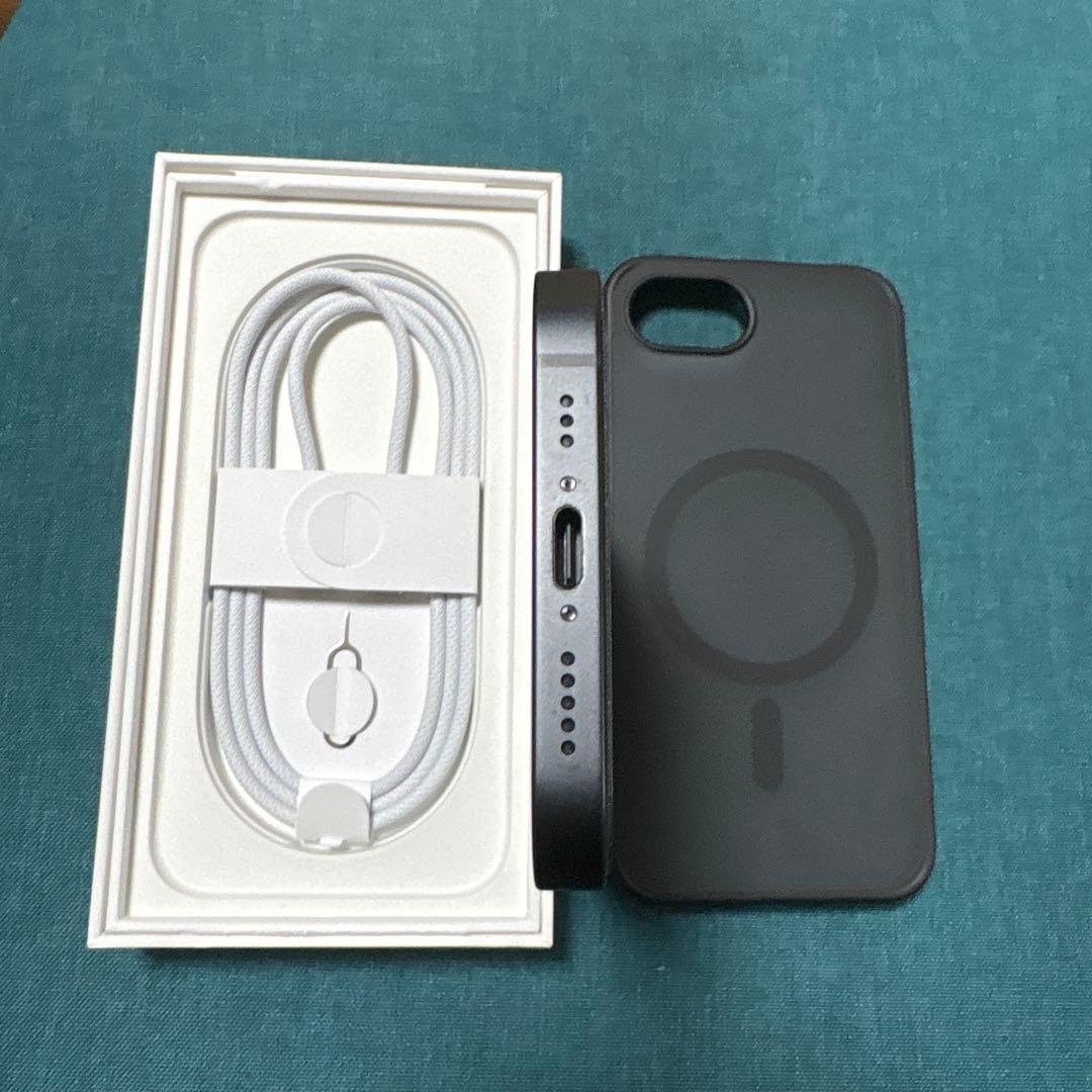 iPhone16e 128GB 1ヶ月のみ使用 SIMフリー ブラック