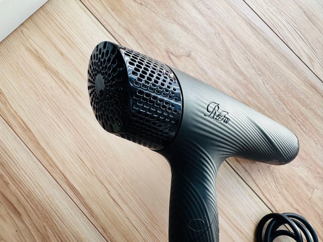 【美品】スタンド付き！リファ　ビューテックドライヤースマート　ブラック