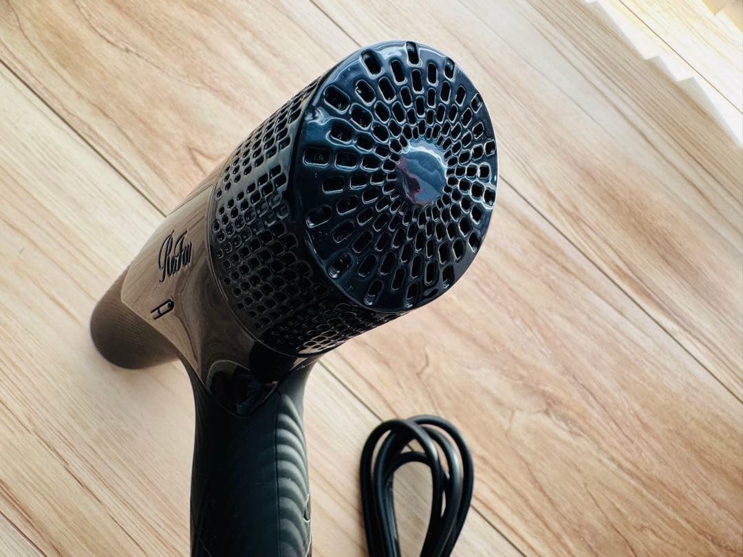 【美品】スタンド付き！リファ　ビューテックドライヤースマート　ブラック