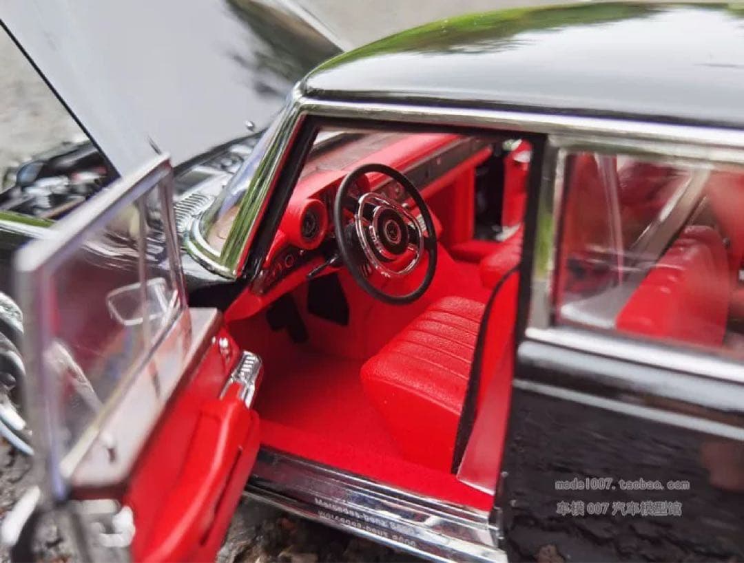 Kengfai 1:18 ベンツプルマン ミニカー