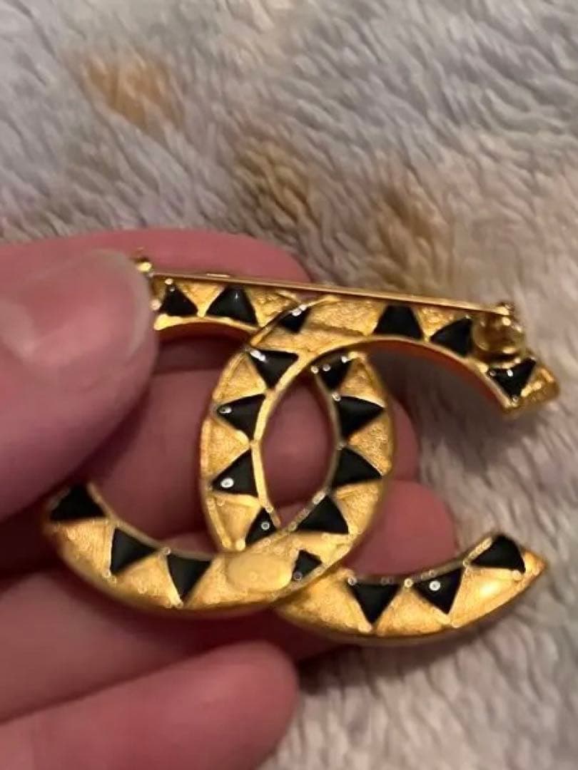 新品！シャネルchanel★ビジュー付ブローチ