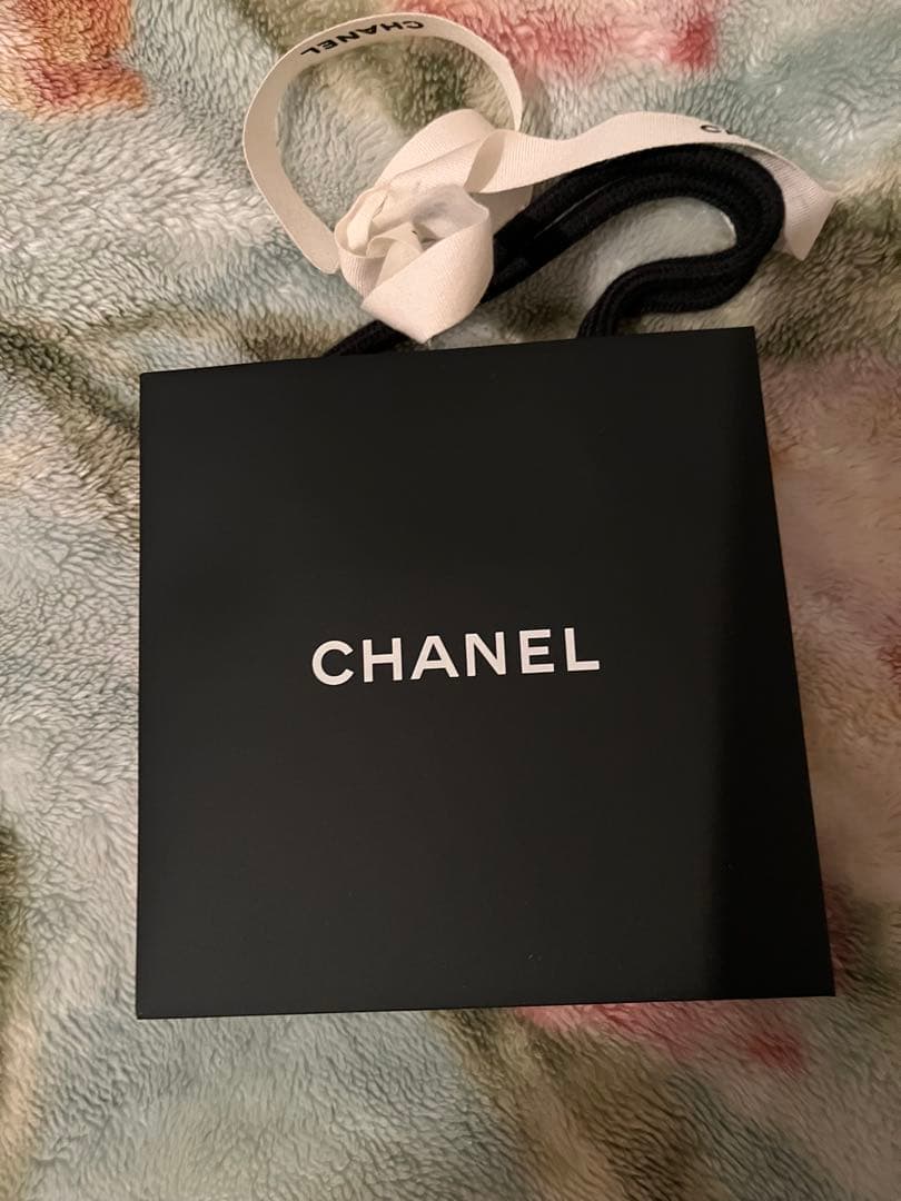 新品！シャネルchanel★ビジュー付ブローチ