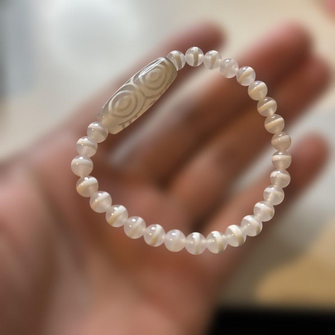すっごく人気！龍眼白天珠！線天珠！ブレスレットタイプ！