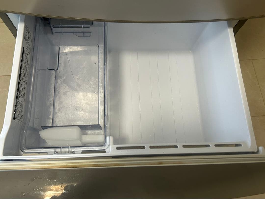 AQUA 自動製氷機付冷凍冷蔵庫 272Lたのめる便金額になってます。まだ新しい