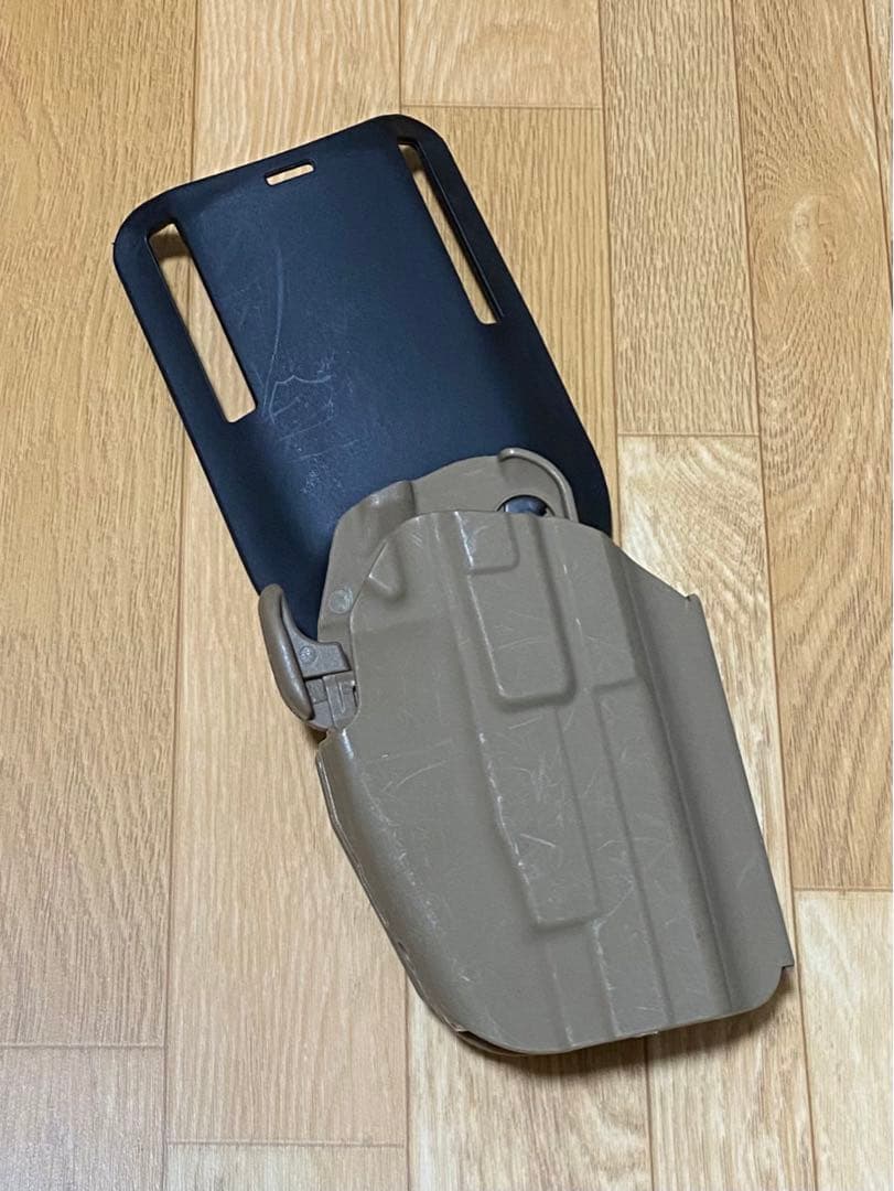 ホルスター付き★美品 東京マルイ グロック17 GBB★新品マガジンバンパー他付