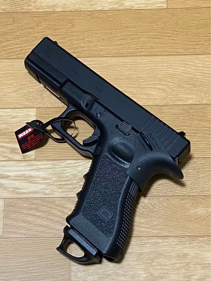 ホルスター付き★美品 東京マルイ グロック17 GBB★新品マガジンバンパー他付