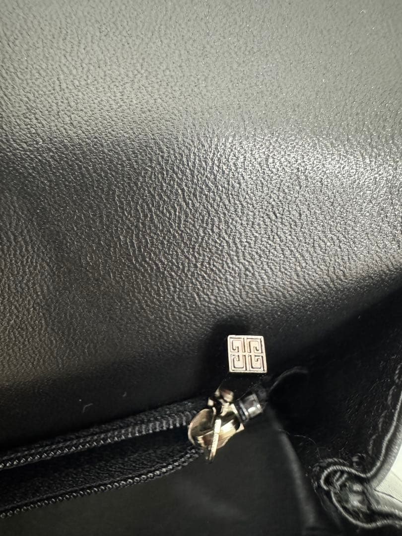 美品 ジバンシー 4G ステッチ ロゴ フルフラップ レザー ハンドバッグ