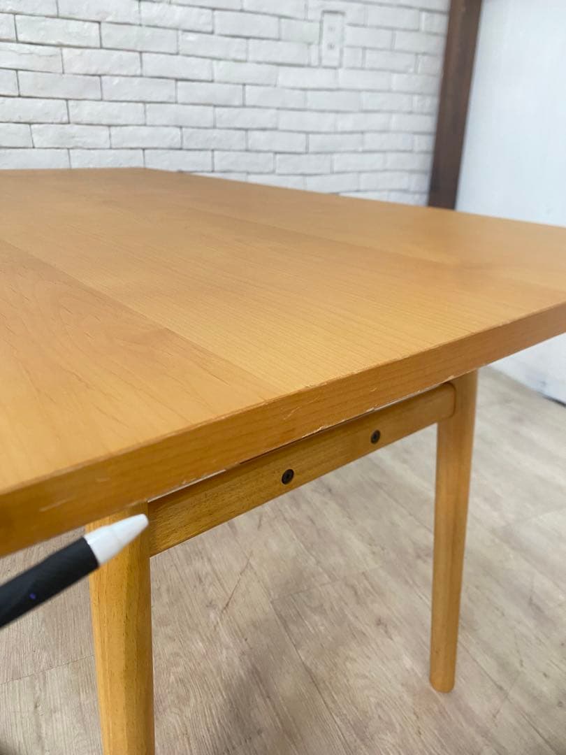 【春まま】ウニコ ダイニングテーブル SULA 机　傷あり