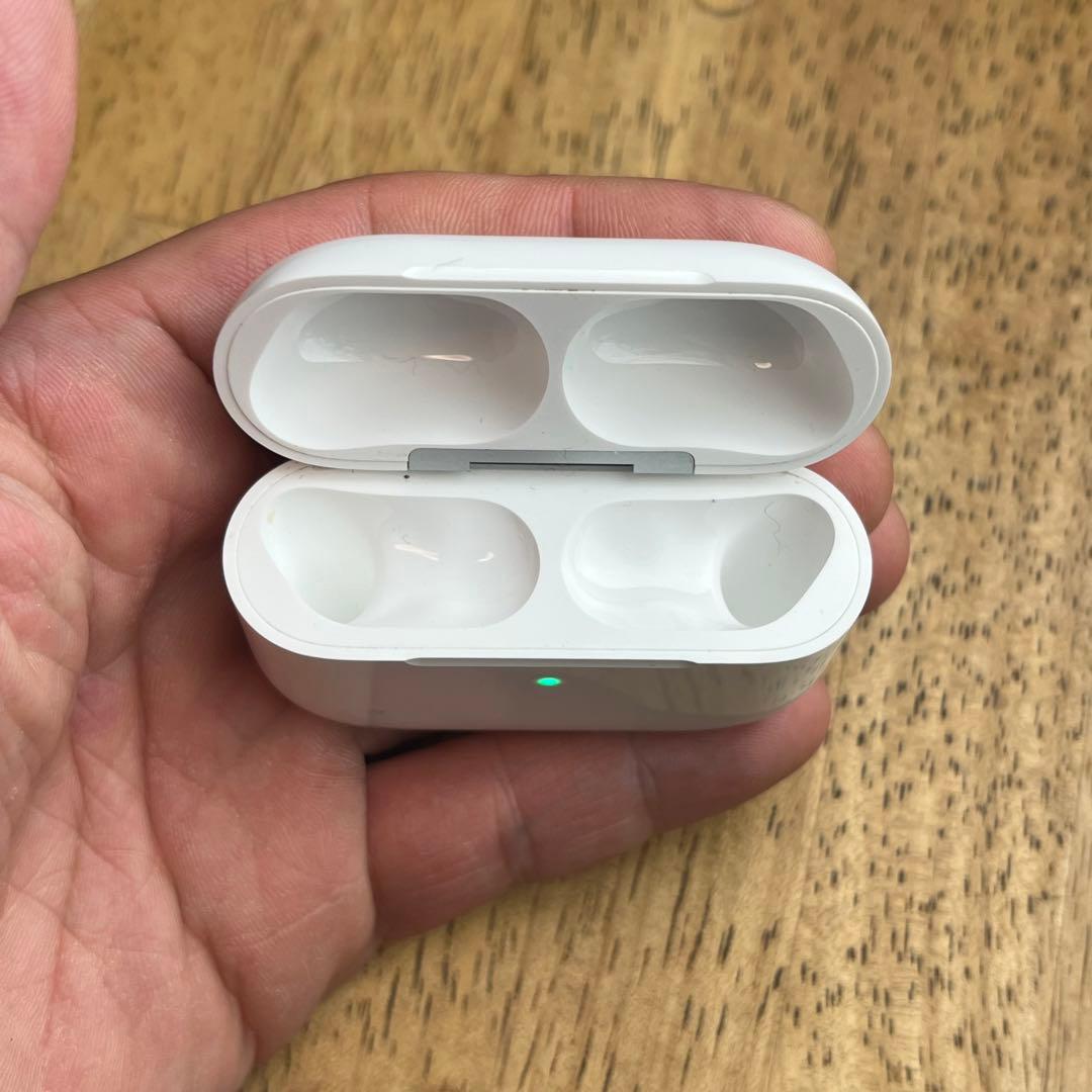 美品 AirPods Pro 第3世代 A3122 エアーポッズ プロ ケース